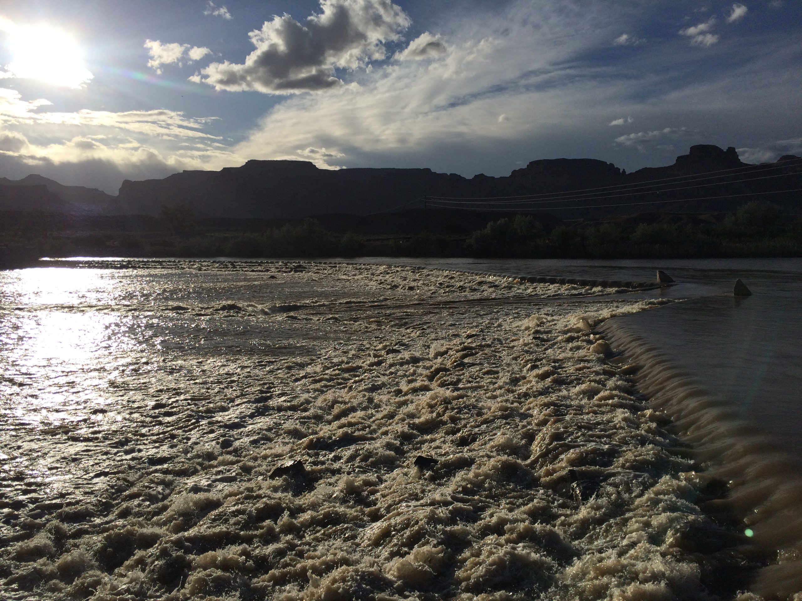 Close up view of Green River diversion dam.